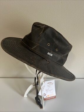 Conner Handmade Waxed Cotton Outback Hat in Dark Brown